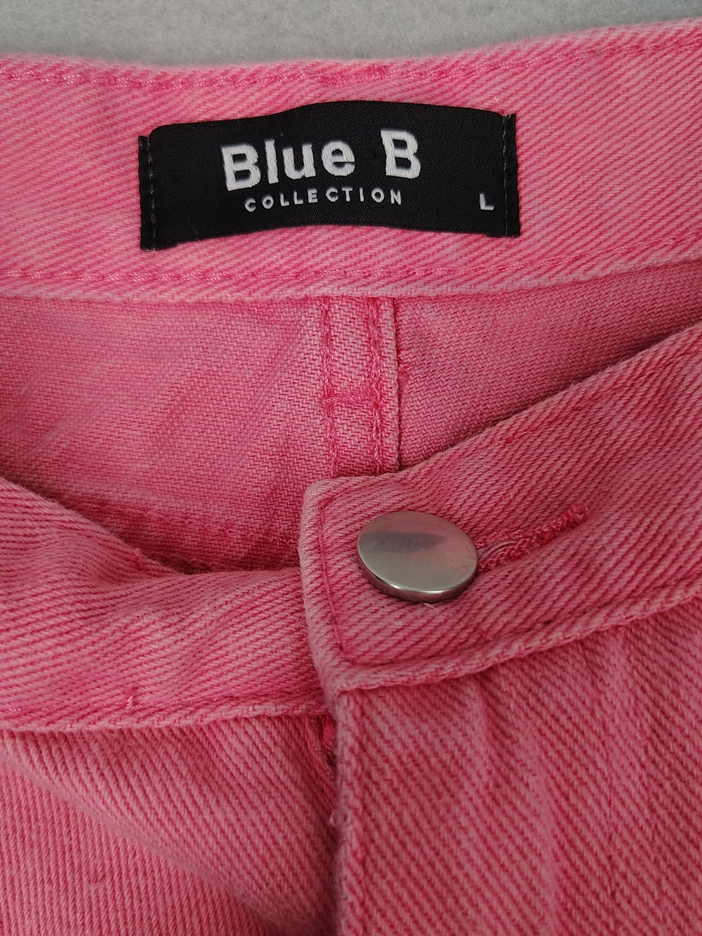 Blue B Collection - Pink Fringe Denim Shorts w/ Rhinestone Chains - Size 0 - Picture 4 of 10